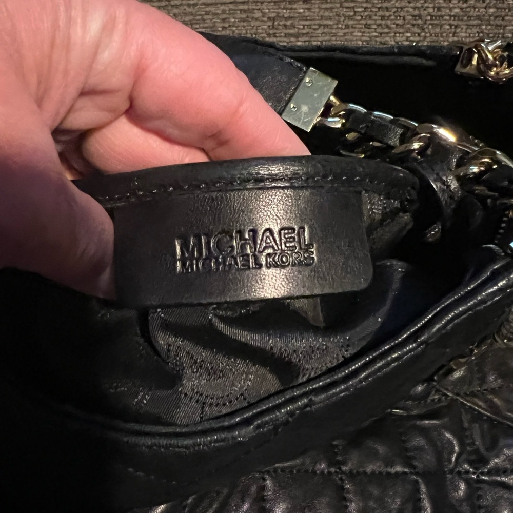 Mk quilted shoulder bag - Picture 7 of 11